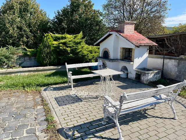 Eladó ház Penc 190 nm