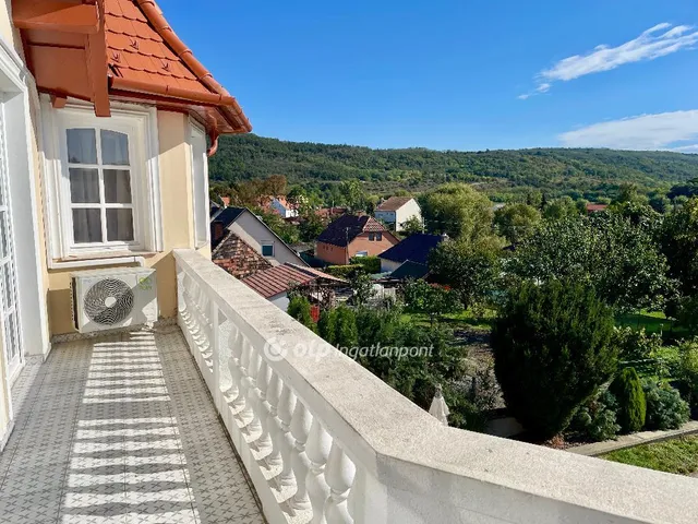 Eladó ház Penc 190 nm