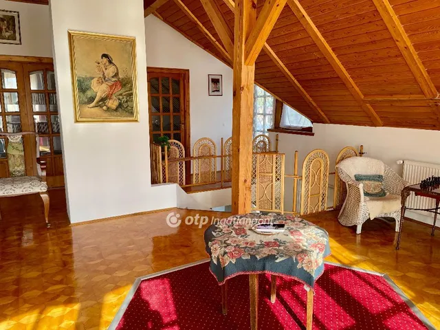 Eladó ház Penc 190 nm