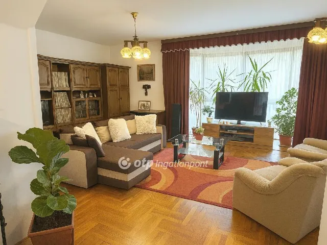 Eladó ház Siófok 195 nm