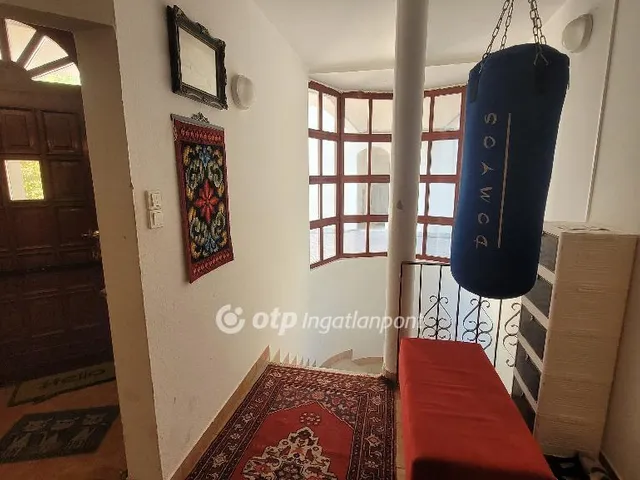 Eladó lakás Budapest XII. kerület, Széchenyi-hegy 262 nm