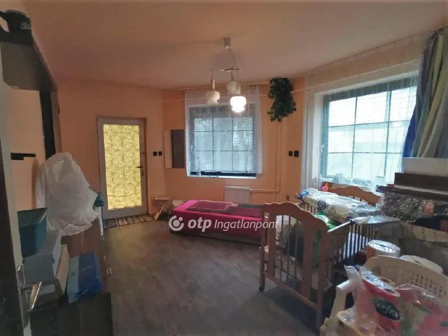 Eladó ház Érd, Dombosváros 253 nm