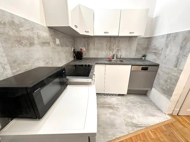 Eladó lakás Budapest VIII. kerület, Corvin negyed 73 nm