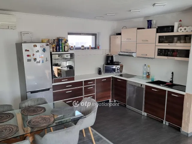 Eladó ház Felsőpakony 171 nm