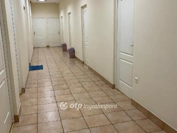 Eladó kereskedelmi és ipari ingatlan Budapest XIX. kerület, Kispest 2757 nm