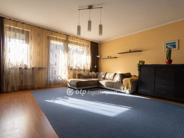 Eladó lakás Budapest III. kerület, Pók utcai lakótelep 73 nm