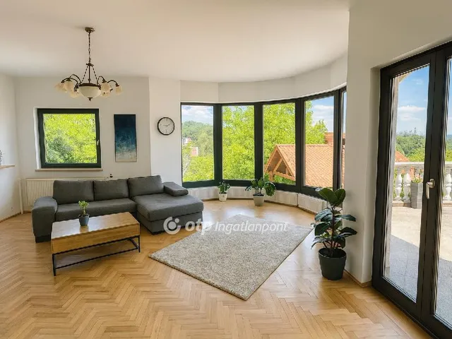 Eladó ház Érd 272 nm