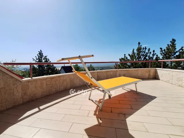 Eladó üdülő és hétvégi ház Szentendre 295 nm