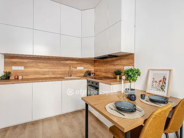 Eladó lakás Budapest VI. kerület, Nagykörúton belüli terület 29 nm