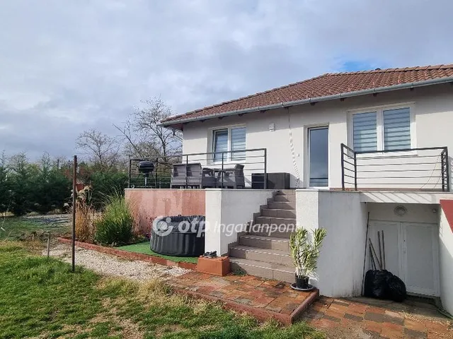 Eladó ház Táborfalva 92 nm