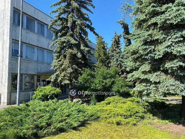 Eladó kereskedelmi és ipari ingatlan Budapest XIX. kerület 2757 nm