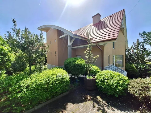 Eladó üdülő és hétvégi ház Szentendre 295 nm