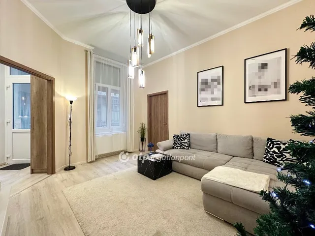 Eladó lakás Budapest VI. kerület, Nagykörúton kívüli terület 77 nm