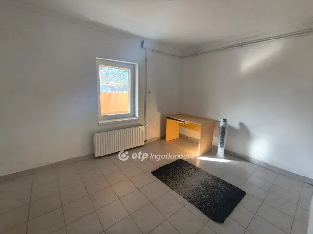 Eladó ház Besnyő 120 nm