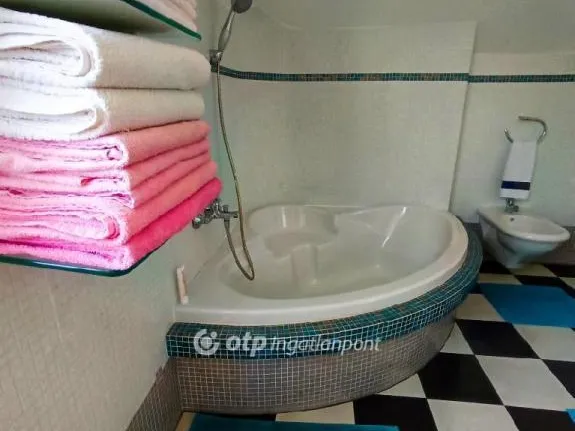 Eladó ház Kisoroszi 333 nm