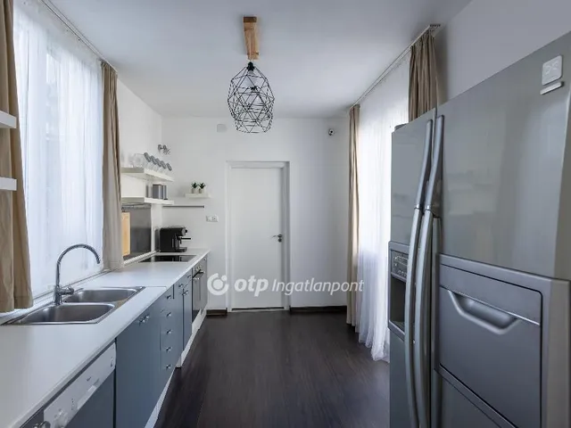 Eladó ház Budapest XXI. kerület 206 nm