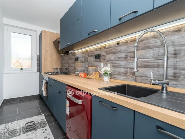 Eladó lakás Budapest XVIII. kerület, Alacskai úti lakótelep 91 nm