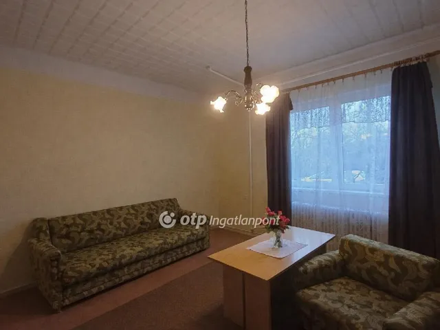 Eladó ház Pusztaszabolcs 192 nm