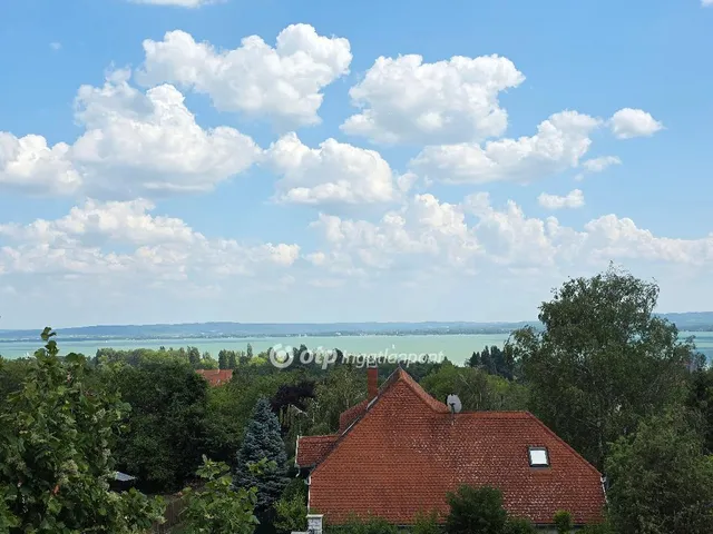 Eladó ház Révfülöp 200 nm