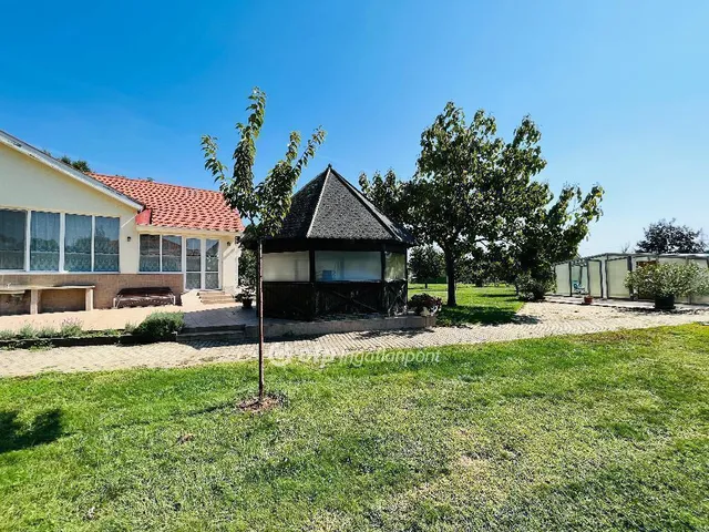 Eladó ház Debrecen 400 nm