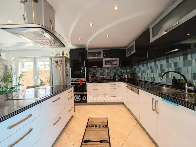 Eladó ház Budapest XV. kerület 165 nm