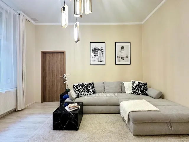 Eladó lakás Budapest VI. kerület 75 nm