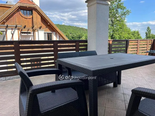 Eladó lakás Budapest III. kerület 140 nm