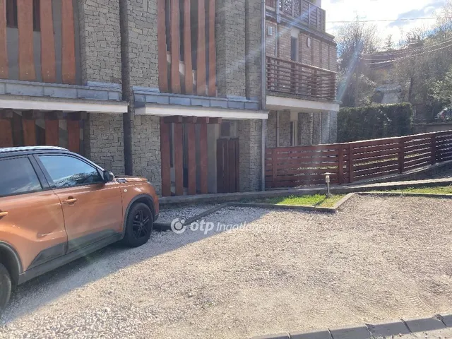 Eladó lakás Budapest III. kerület 140 nm