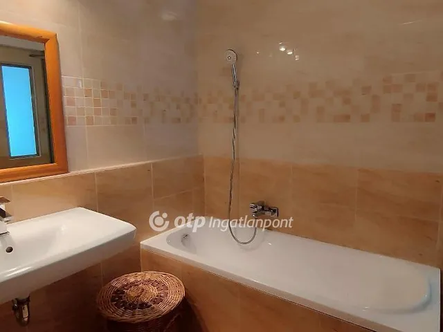 Eladó lakás Budapest IV. kerület 71 nm