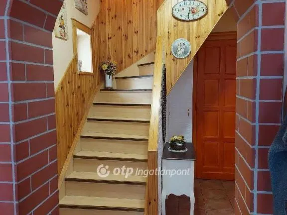 Eladó ház Budapest III. kerület 240 nm
