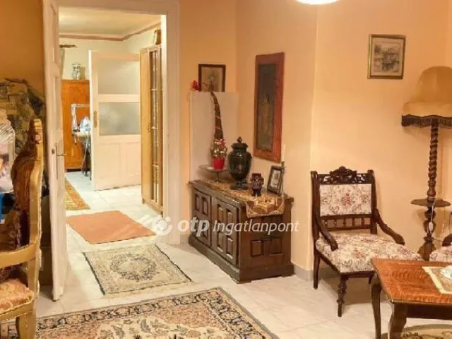 Eladó ház Budapest III. kerület 240 nm