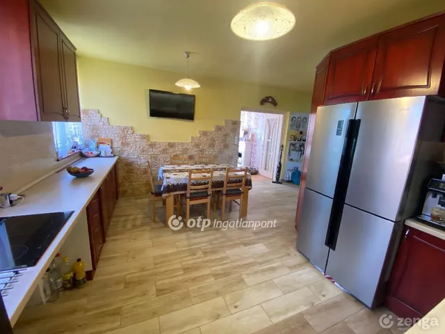 Eladó ház Budapest XXI. kerület 292 nm