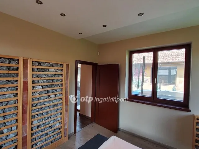 Eladó ház Vecsés 240 nm