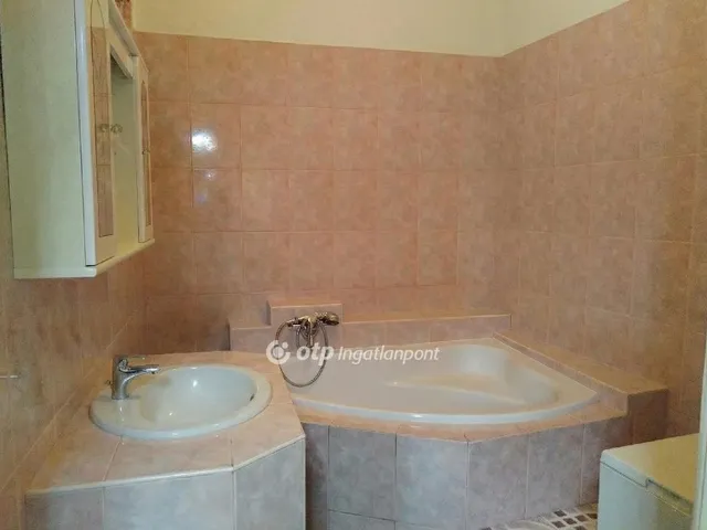 Eladó lakás Budapest VIII. kerület 70 nm