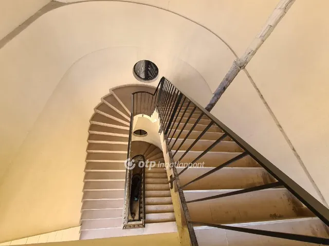 Eladó lakás Budapest VI. kerület 82 nm