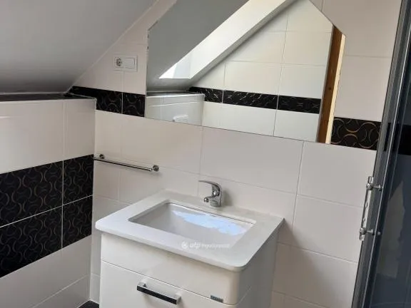 Eladó ház Pilisborosjenő 250 nm