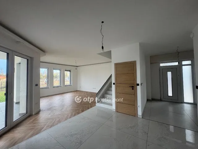 Eladó ház Velence 190 nm
