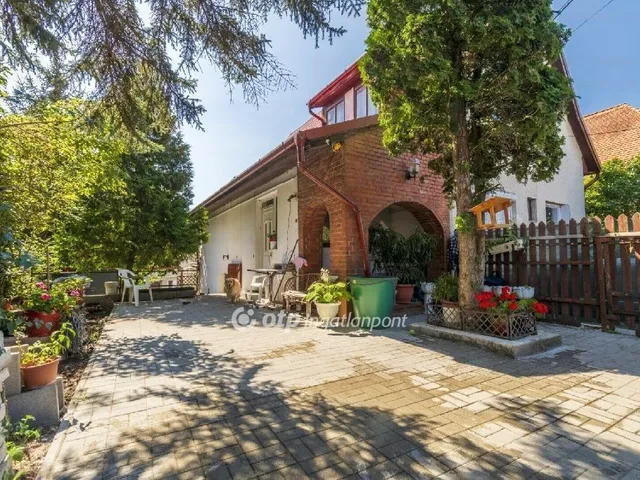 Eladó ház Budakeszi 380 nm
