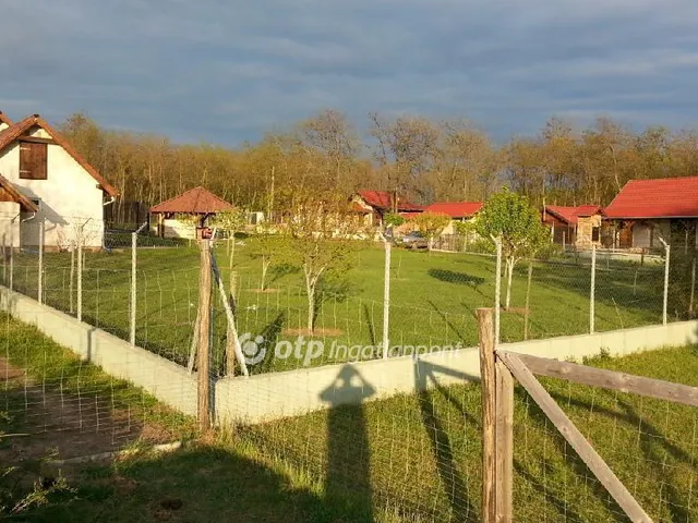 Eladó mezőgazdasági ingatlan Bugyi 230 nm
