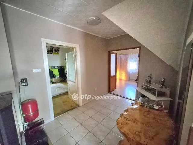 Eladó ház Ráckeresztúr 220 nm