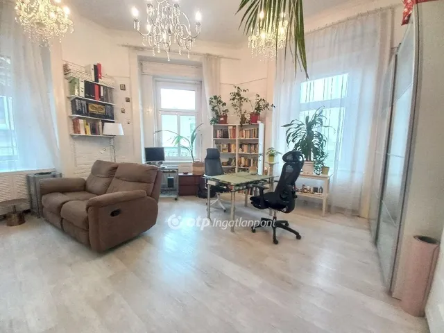 Eladó lakás Budapest VIII. kerület, Corvin negyed 106 nm