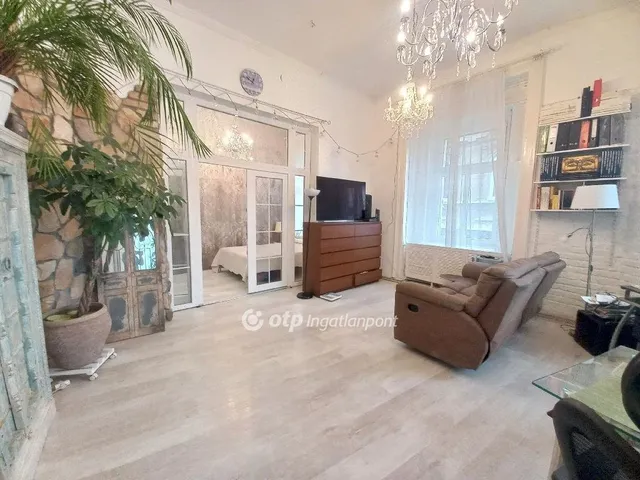 Eladó lakás Budapest VIII. kerület, Corvin negyed 106 nm