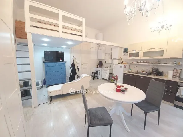 Eladó lakás Budapest VIII. kerület, Corvin negyed 106 nm