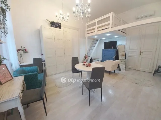 Eladó lakás Budapest VIII. kerület, Corvin negyed 106 nm