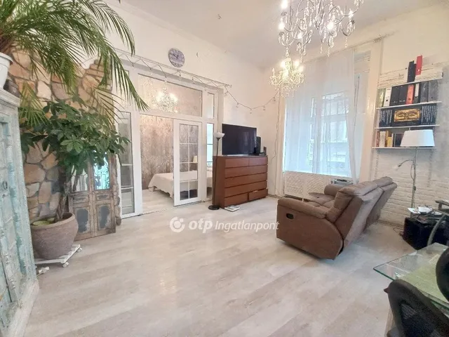 Eladó lakás Budapest VIII. kerület, Corvin negyed 106 nm