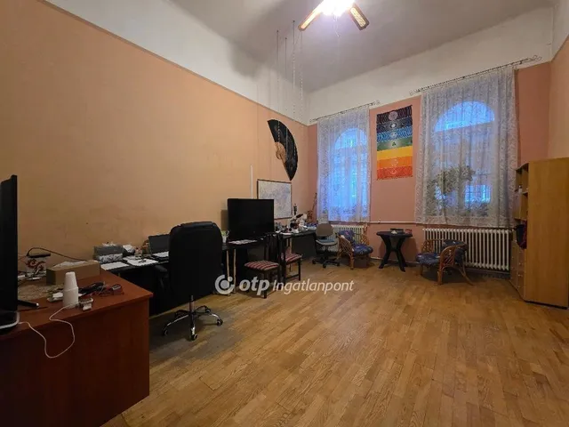 Eladó lakás Budapest VIII. kerület 94 nm