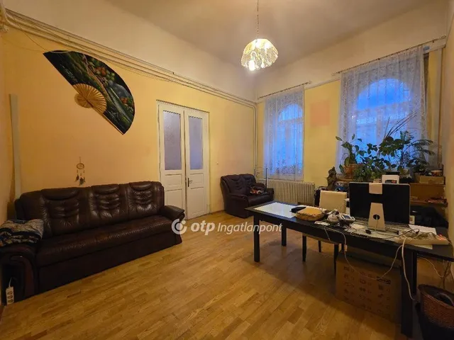 Eladó lakás Budapest VIII. kerület 94 nm