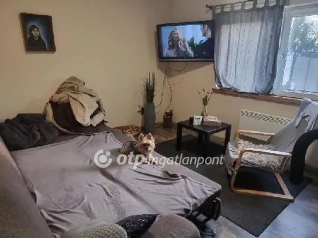 Eladó lakás Üröm 128 nm