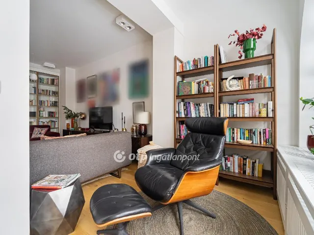 Eladó ház Budapest II. kerület, Szemlőhegy 210 nm