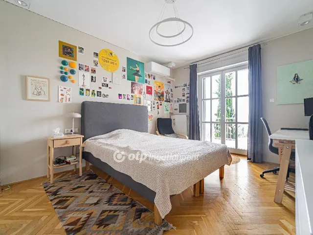 Eladó ház Budapest II. kerület, Szemlőhegy 210 nm